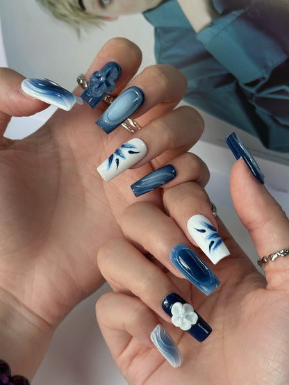 Blue and White Porcelain Handmade Press-On Nails (K-K052)