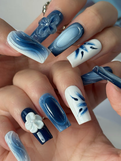 Blue and White Porcelain Handmade Press-On Nails (K-K052)